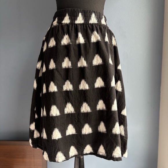 Passion Lilie Black & White Tie Waist Knee Length A-Line Skirt w Pockets - Picture 4 of 14
